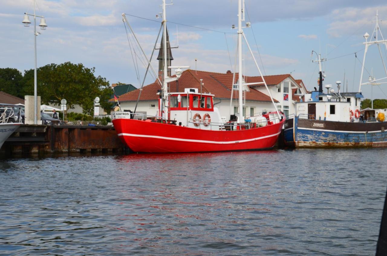 Reetferienhaus - Schaprode Hafen Zewnętrze zdjęcie